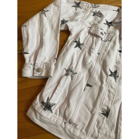 Blue & Buttercup women Vintage like Star-Printed Distressed White Denim Jacket S - Picture 2 of 9